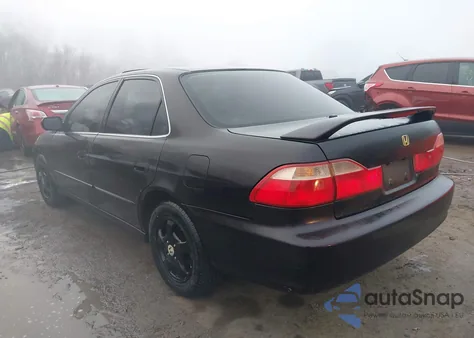 1998 Honda Accord Ex z USA, uszkodzony, nr VIN 1HGCG5656WA262277